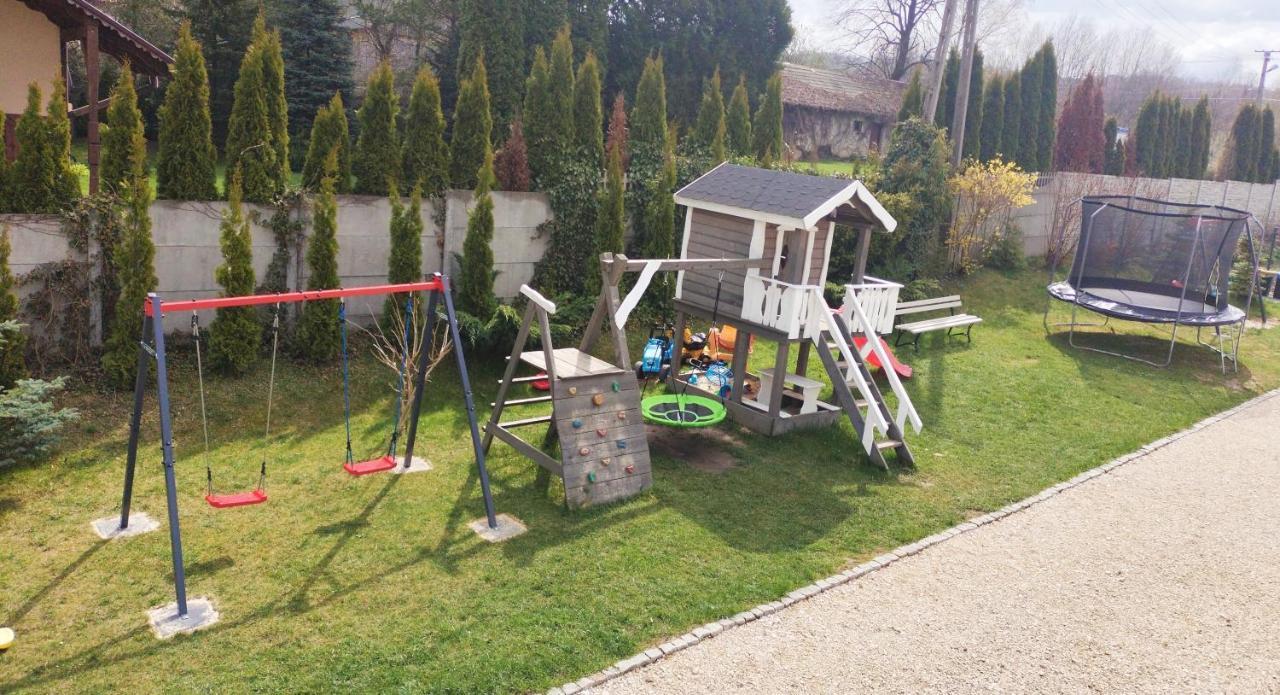 Apartamenty Jodlowa - Bilard - Bawialnia - Krolikarnia Krajno-Zagorze Kültér fotó